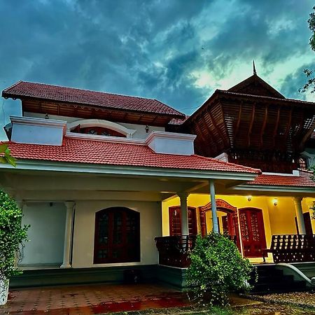 Dream Palace Alappuzha Ngoại thất bức ảnh