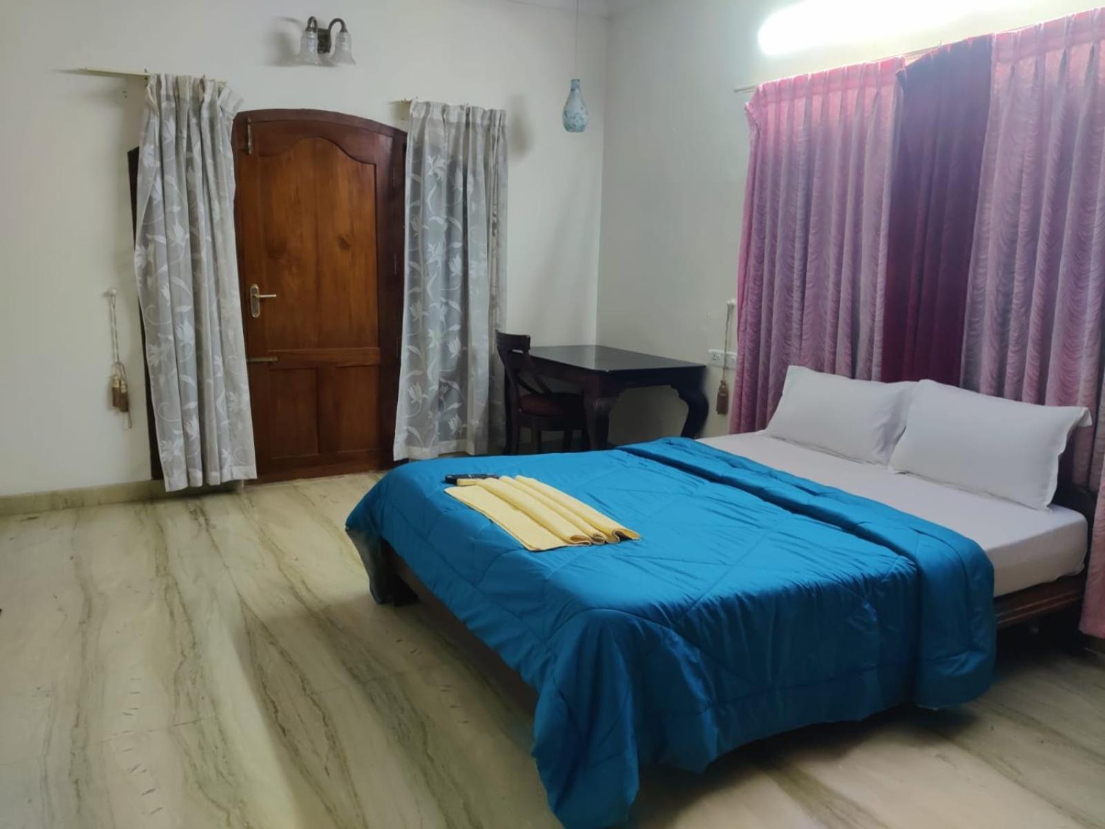 Dream Palace Alappuzha Ngoại thất bức ảnh