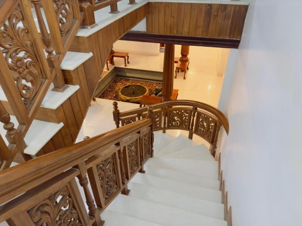 Dream Palace Alappuzha Ngoại thất bức ảnh